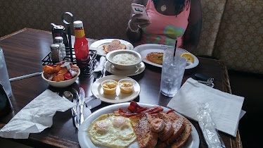 Lincoln Square Pancake House