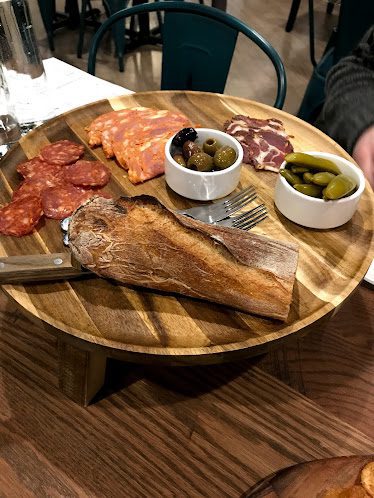 Wine Market & Table