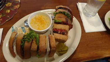 Dolly's Cafe