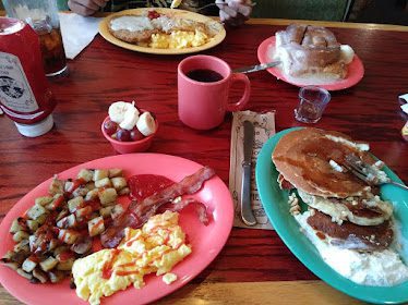 Polly's Pies Restaurant & Bakery — Restaurant Food And Dining Photo
