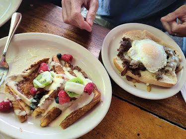 The 5 Point Cafe | Seattle's Legendary Dive Bar & Diner