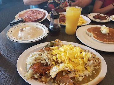 Chef's Country Cafe — Restaurant Food And Dining Photo