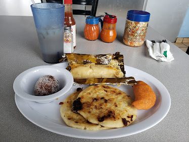 Salvi's Pupuseria & Restaurant