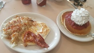 Mikki's Cafe — Restaurant Food And Dining Photo