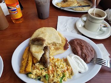 Alpha pupuseria — Restaurant Food And Dining Photo