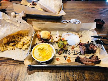 Dickey's Barbecue Pit — Restaurant Food And Dining Photo