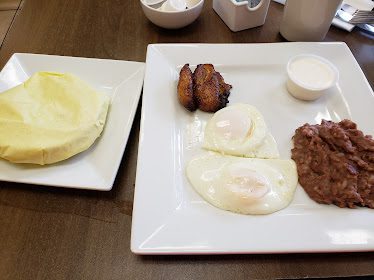 Hidden Paradise El Salvador (PUPUSAS)