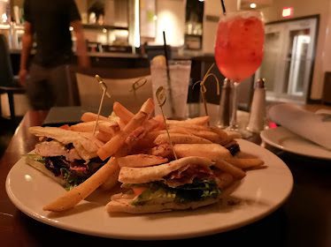 Scholars American Bistro and Cocktail Lounge