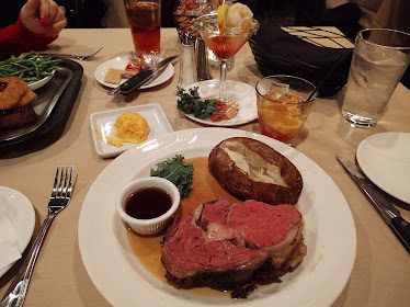 Chris's Steak & Seafood House — Restaurant Food And Dining Photo
