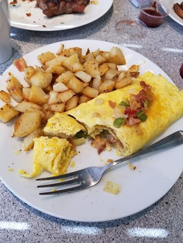 Mama's Table — Restaurant Food And Dining Photo
