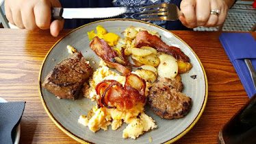 Lily's cafe — Restaurant Food And Dining Photo