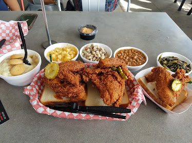 Hattie B's Hot Chicken - Birmingham — Restaurant Food And Dining Photo