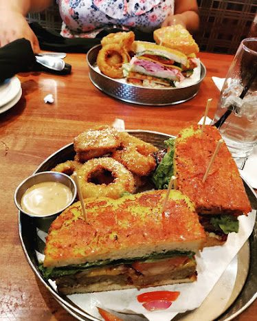 Claim Jumper Restaurants