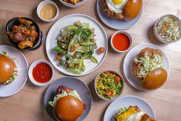 Blue Hen Chicken Co. — Restaurant Food And Dining Photo