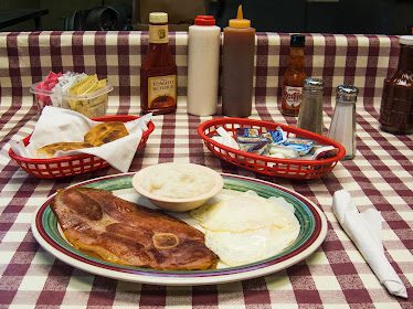 Gibson's Bar-B-Q — Restaurant Food And Dining Photo