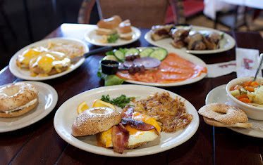 Chompie's Restaurant, Deli, and Bakery — Restaurant Food And Dining Photo