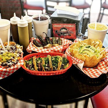 Famous Chicago Style Taco — Restaurant Food And Dining Photo