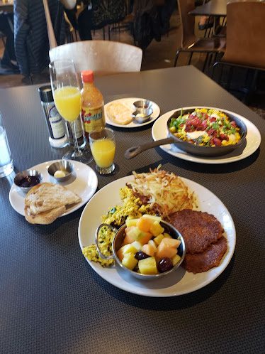 Lucy's — Restaurant Food And Dining Photo