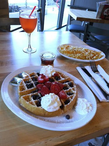 Leo's Coney Island On Tap — Restaurant Food And Dining Photo