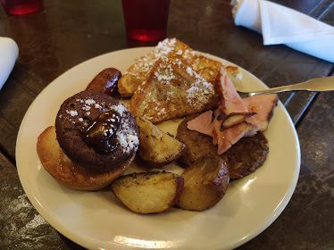 Cinzetti's Italian Market — Restaurant Food And Dining Photo