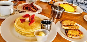 Finn's Cafe — Restaurant Food And Dining Photo