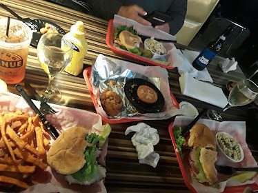 Young Avenue Deli