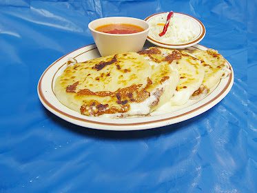 El Salvador Restaurant MKE — Restaurant Food And Dining Photo