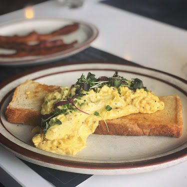 Don's Grocery & Liquor — Restaurant Food And Dining Photo