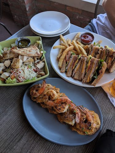 Cheers in the Heights — Restaurant Food And Dining Photo