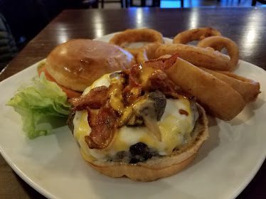 Oak Street Restaurant And Bar