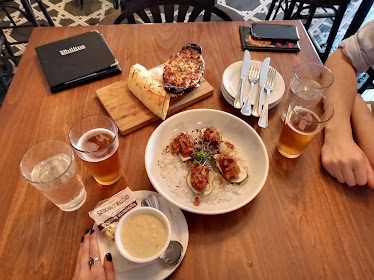 Phillips Seafood — Restaurant Food And Dining Photo