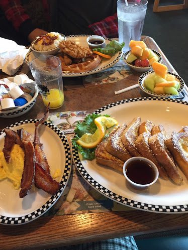 Black Bear Diner Sacramento - Natomas — Restaurant Food And Dining Photo