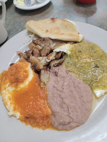 Ricardo's Restaurant-International — Restaurant Food And Dining Photo