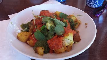 VEG Cafe & Bar