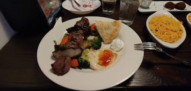 Garnish Pizza and Mediterranean Grill — Restaurant Food And Dining Photo