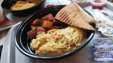 Social Market & Cafe