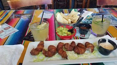 Taco Hut — Restaurant Food And Dining Photo