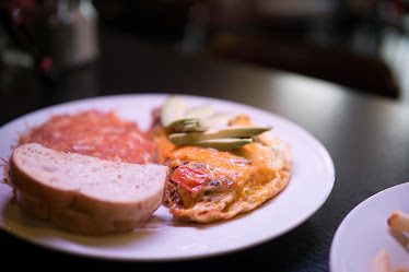 Brown's Towne Lounge and Bar — Restaurant Food And Dining Photo