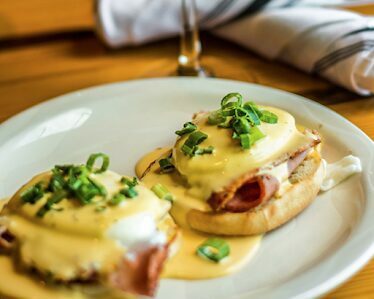 District. Pour House + Kitchen — Restaurant Food And Dining Photo