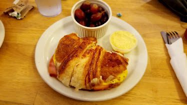 La Baguette Cafe and Espresso Bar