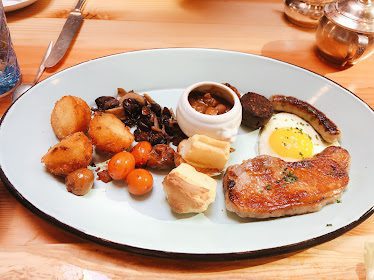 Lion and Owl — Restaurant Food And Dining Photo