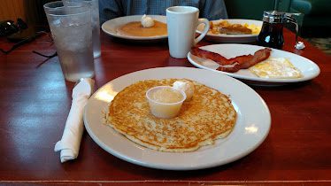 FarmHouse Cafe & Bakery — Restaurant Food And Dining Photo