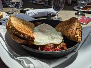 Grand View Dining Room — Restaurant Food And Dining Photo