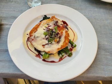 Mangia e Bevi — Restaurant Food And Dining Photo