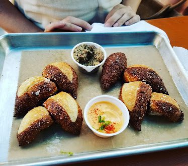 Bärchen Beer Garden — Restaurant Food And Dining Photo