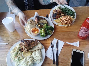Smokin Chikin — Restaurant Food And Dining Photo