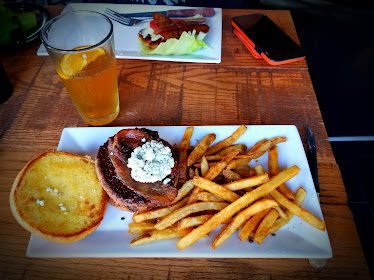 Butter's Burgers — Restaurant Food And Dining Photo