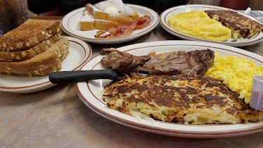 Tom's Famous Burgers 12 — Restaurant Food And Dining Photo