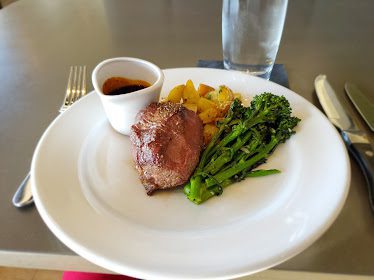 Lola's Bistro