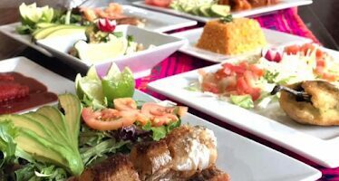 Los Compadres Mexican Grill